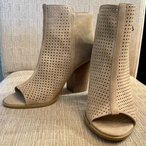 New Fall Boots Booties Shoes size 7.5 open toe